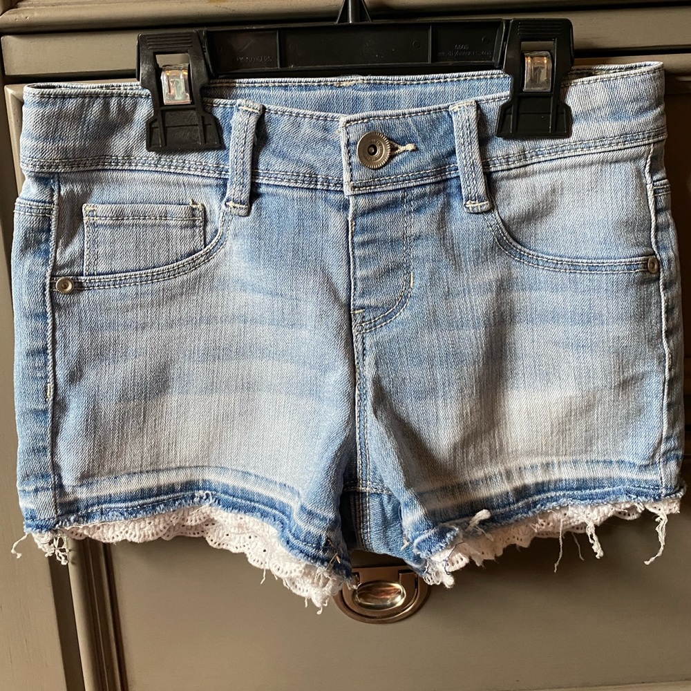 Lace Trim Shortie Shorts